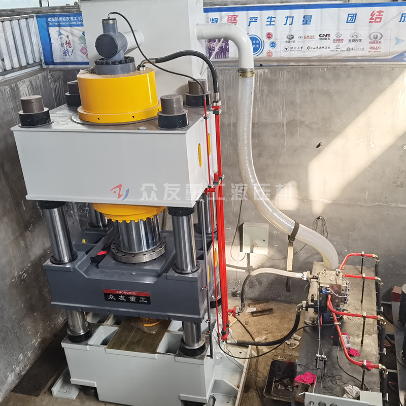 1200噸(dun)三樑四柱液(ye)壓機(ji) 1200T冷壓(ya)成(cheng)型油(you)壓(ya)機壓力機