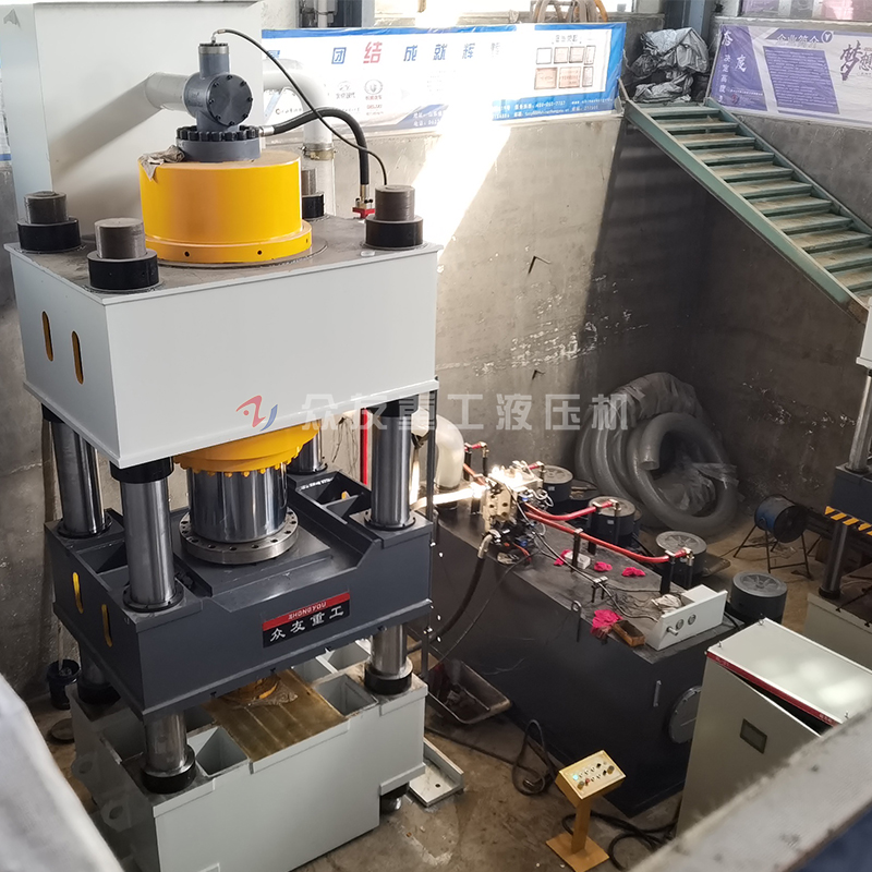 1200噸(dun)三樑(liang)四(si)柱(zhu)液(ye)壓(ya)機(ji) 1200T冷(leng)壓(ya)成(cheng)型油壓(ya)機壓力機(ji)