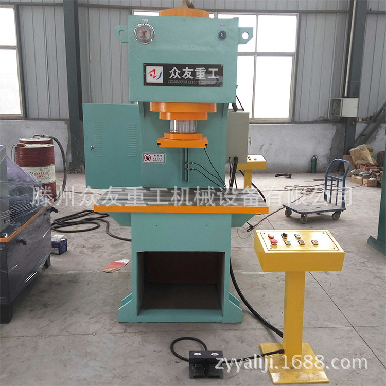 單臂液(ye)壓(ya)機20T小(xiao)型(xing)C型數(shu)控設(she)備工(gong)件(jian)校正(zheng)壓(ya)裝油(you)壓機