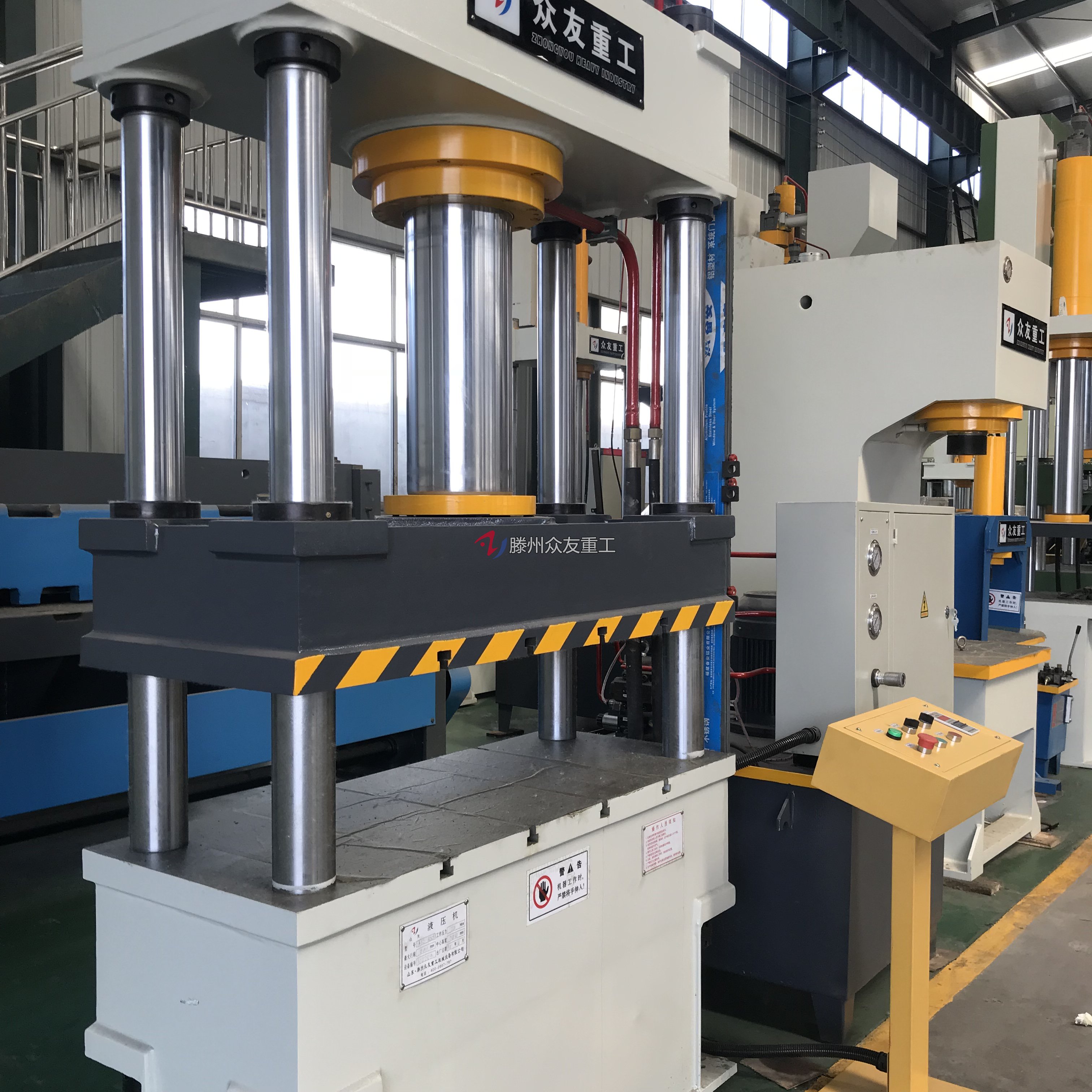100噸(dun)四(si)柱液壓機(ji) 100T拉伸(shen)成(cheng)型油(you)壓(ya)機