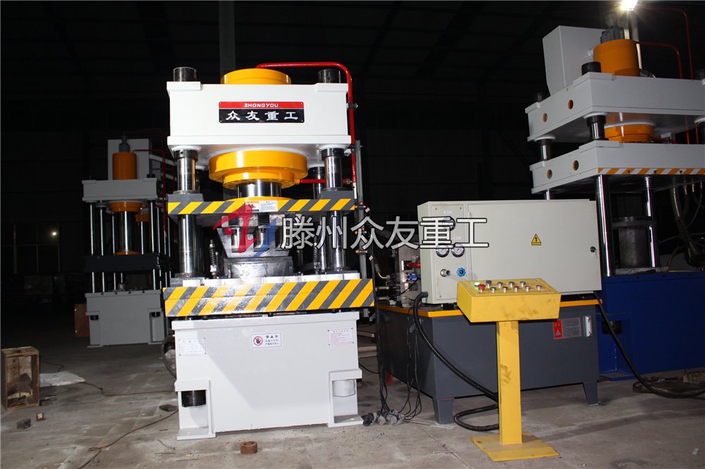 315噸(dun)壓(ya)硼砂四柱(zhu)液壓(ya)機(ji) 315T粉末(mo)成型(xing)油壓機(ji)