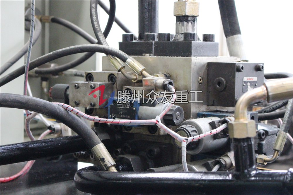 400噸三樑(liang)四柱(zhu)液壓(ya)機 400T拉伸(shen)成型(xing)油(you)壓機(ji)