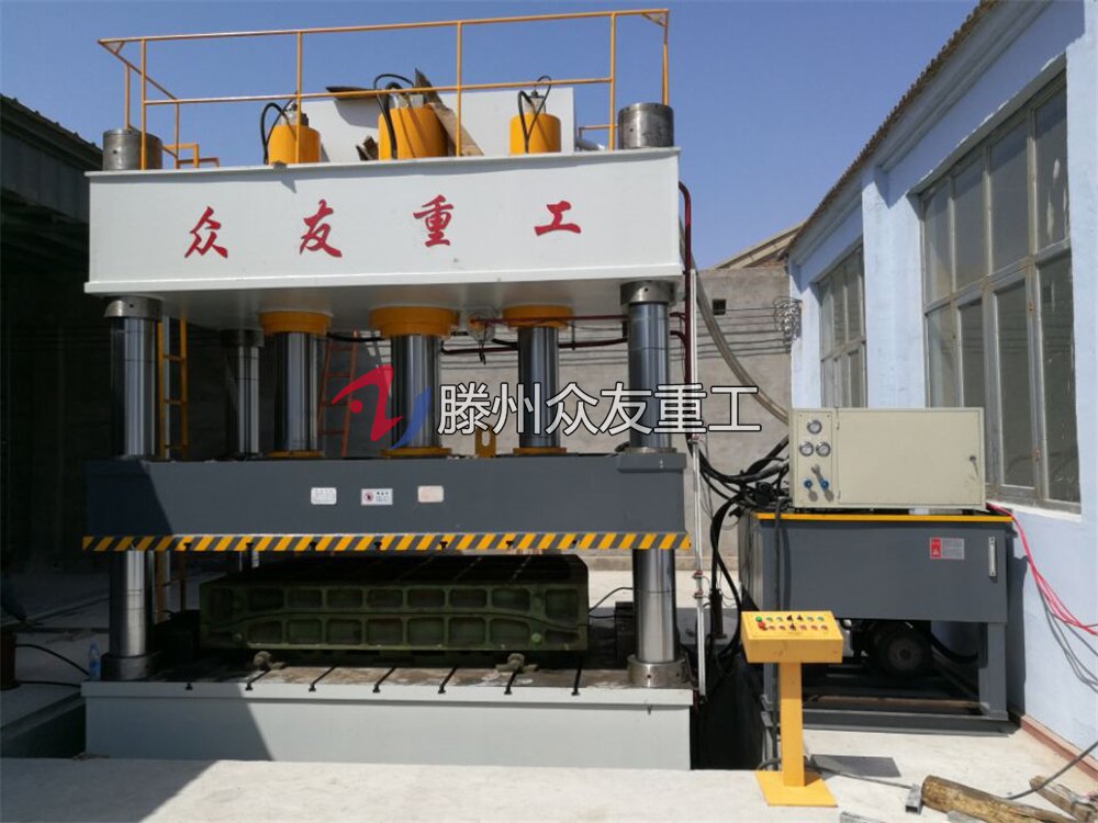 800噸汽(qi)車門成(cheng)型(xing)四(si)柱(zhu)液壓(ya)機(ji) 800T金(jin)屬成(cheng)型(xing)油壓機(ji)
