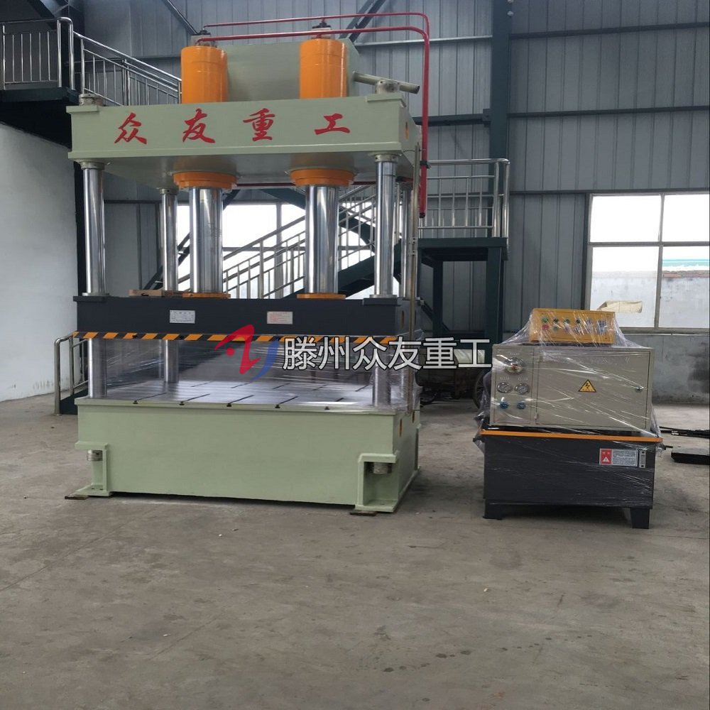 衆友(you)重(zhong)工液(ye)壓機廠(chang)傢生(sheng)産(chan)的(de)250噸雙缸四(si)柱(zhu)液(ye)壓機