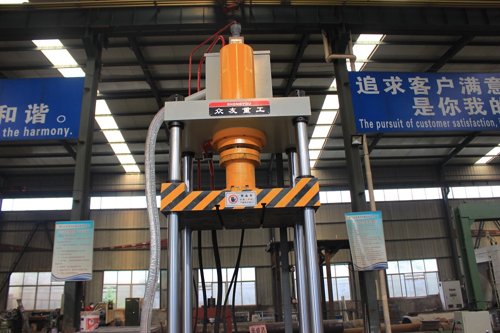100T液壓墊一體拉伸(shen)機