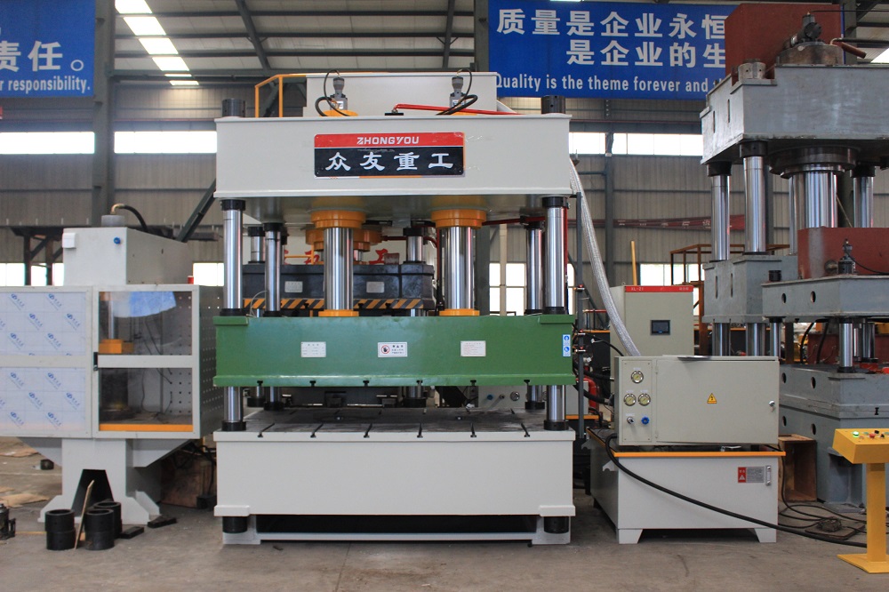 250噸(dun)雙缸大檯麵液壓(ya)機(ji) 250T三樑(liang)四(si)柱(zhu)油壓機