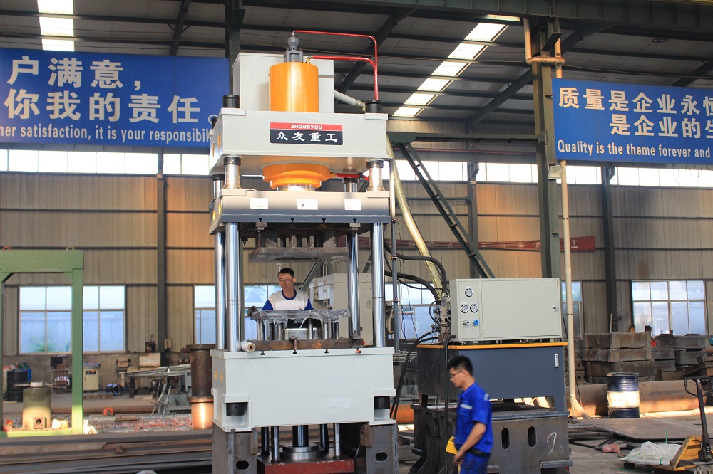 315噸(dun)豬(zhu)食(shi)槽(cao)拉伸(shen)液(ye)壓(ya)機 315T金屬成(cheng)型油(you)壓機(ji)
