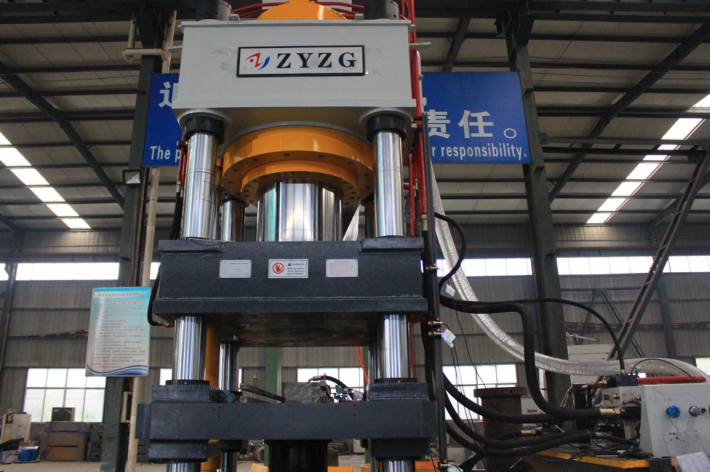 630噸牛羊(yang)舔(tian)磚液壓機_630T鹽(yan)磚機(ji)