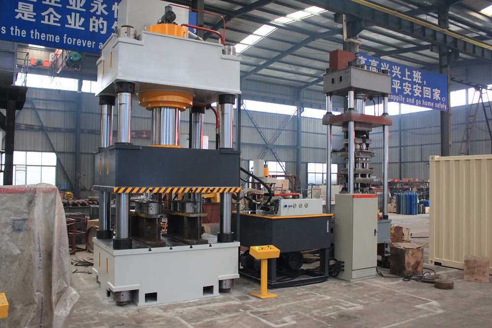 630噸(dun)四(si)柱液壓機 630T金屬(shu)拉伸(shen)成型(xing)油壓機(ji)