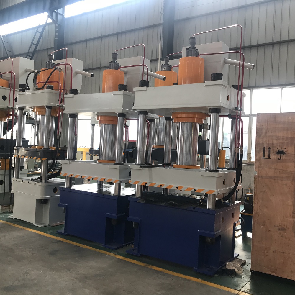200噸三樑(liang)四柱液(ye)壓機 200T拉(la)伸成型(xing)油(you)壓(ya)機(ji)