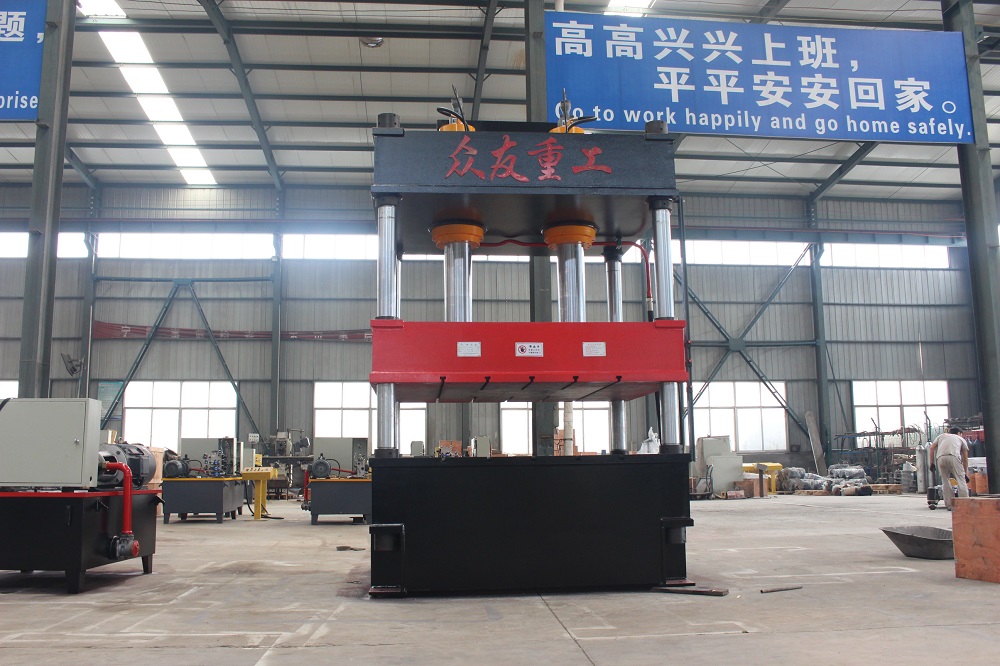 250噸(dun)三(san)樑(liang)四(si)柱(zhu)雙缸(gang)大檯麵(mian)液(ye)壓(ya)機
