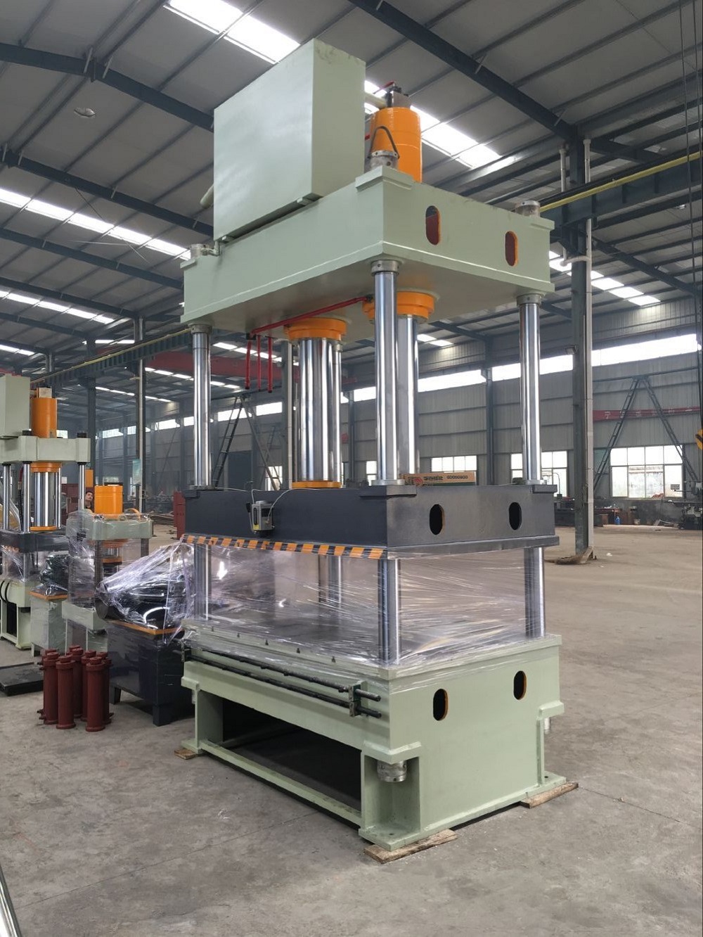 250噸雙缸液壓(ya)機 250T四柱(zhu)油壓(ya)機