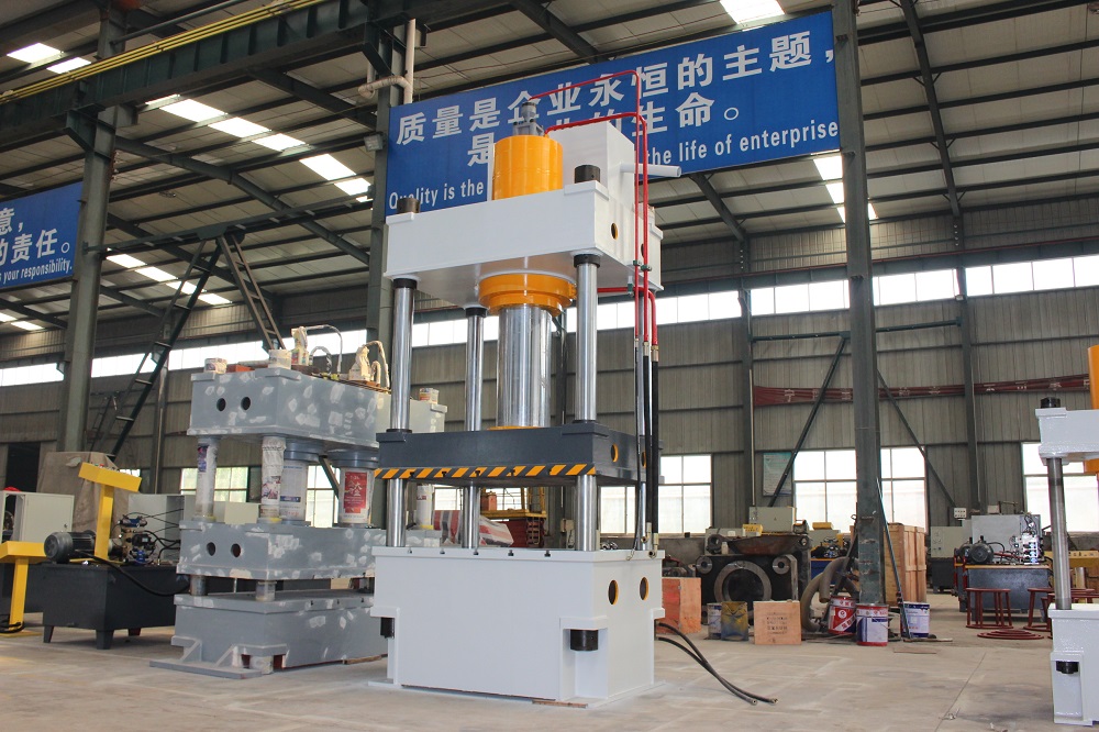 315T三樑(liang)四(si)柱(zhu)液壓機 315噸金(jin)屬(shu)冷壓成型油(you)壓(ya)機(ji)