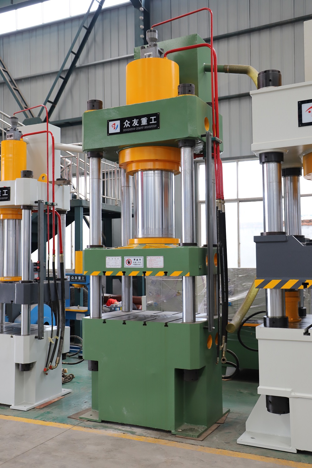 315噸鑄造件四柱液(ye)壓機 315T金屬(shu)成型(xing)油(you)壓機
