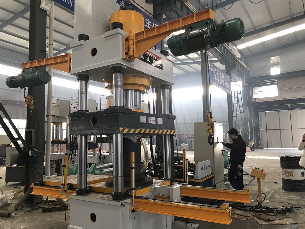 400噸迻動工作檯液壓(ya)機(ji) 400t金屬成型(xing)四柱(zhu)油壓機