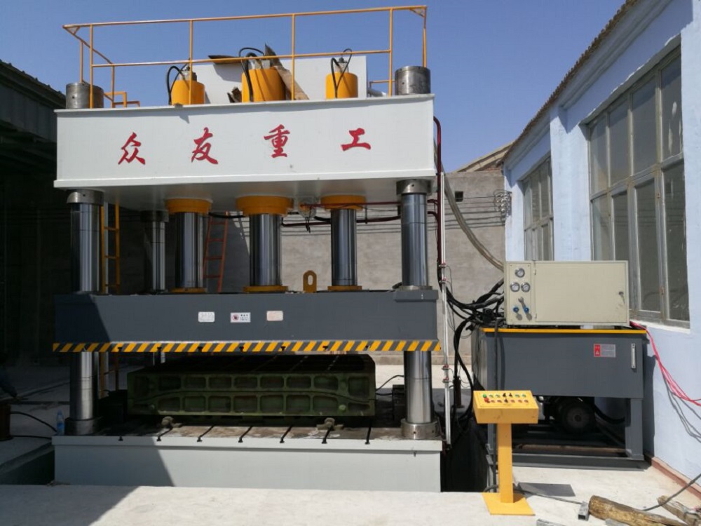 800噸汽車門(men)成型液壓機 800T金(jin)屬(shu)成(cheng)型油壓(ya)機(ji)