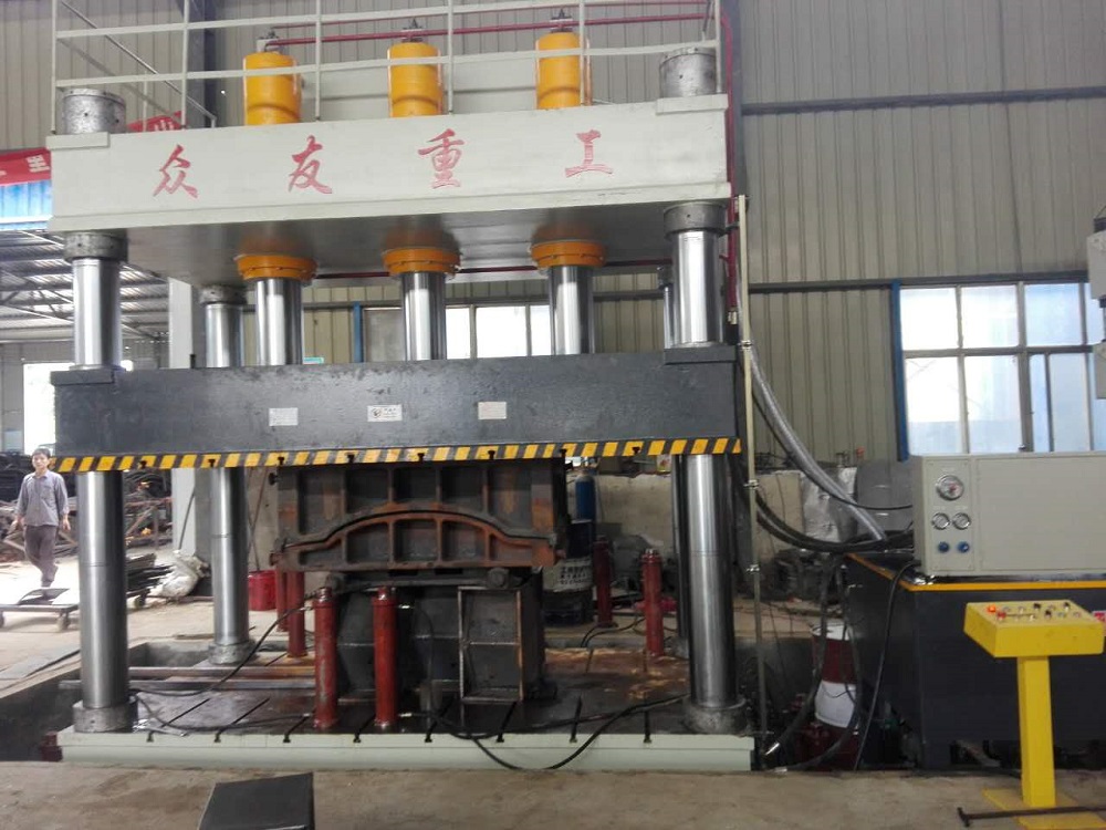 800噸(dun)汽車門(men)成(cheng)型(xing)液壓(ya)機(ji) 800T金屬成(cheng)型油壓(ya)機(ji)