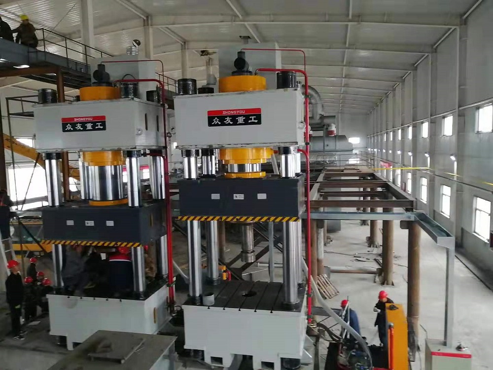 1000噸(dun)四(si)柱液壓機(ji) 1000t金屬(shu)冷壓成型(xing)油壓機(ji)