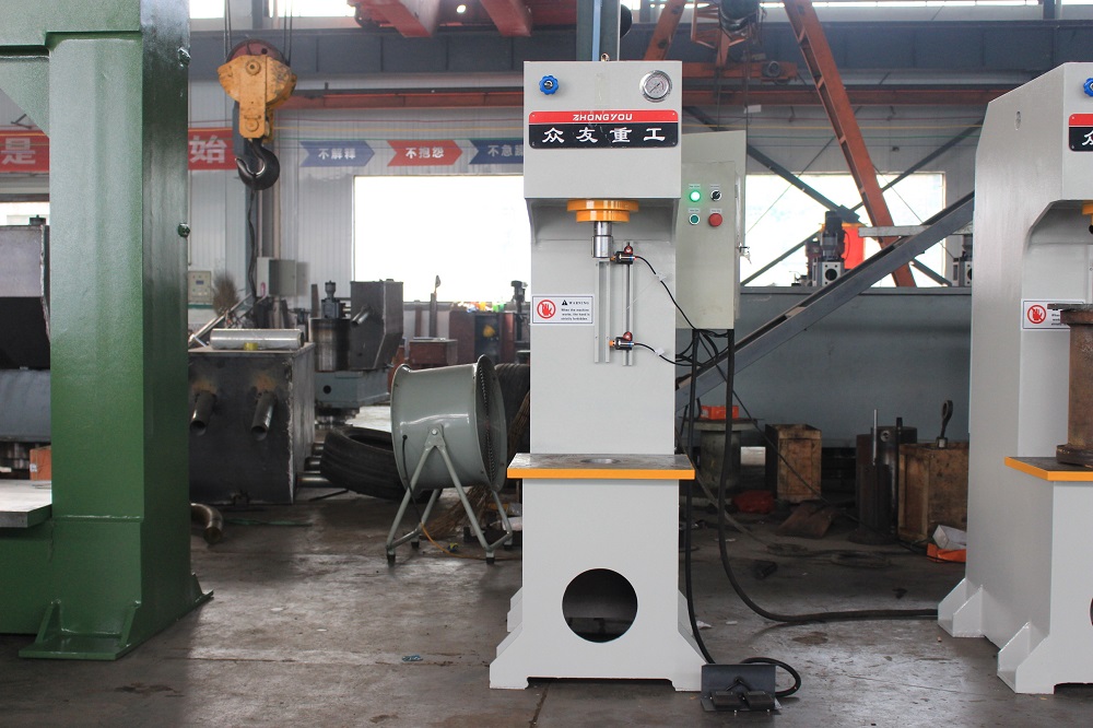 20噸單柱(zhu)數控(kong)液(ye)壓機(ji) 20T單臂(bi)油壓機_C型(xing)壓(ya)力(li)機
