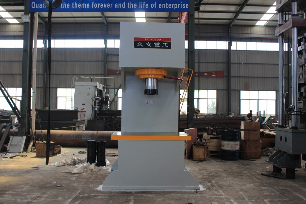 315噸單(dan)臂液壓機(ji) 315t單(dan)柱油(you)壓機(ji)C型壓(ya)力(li)機