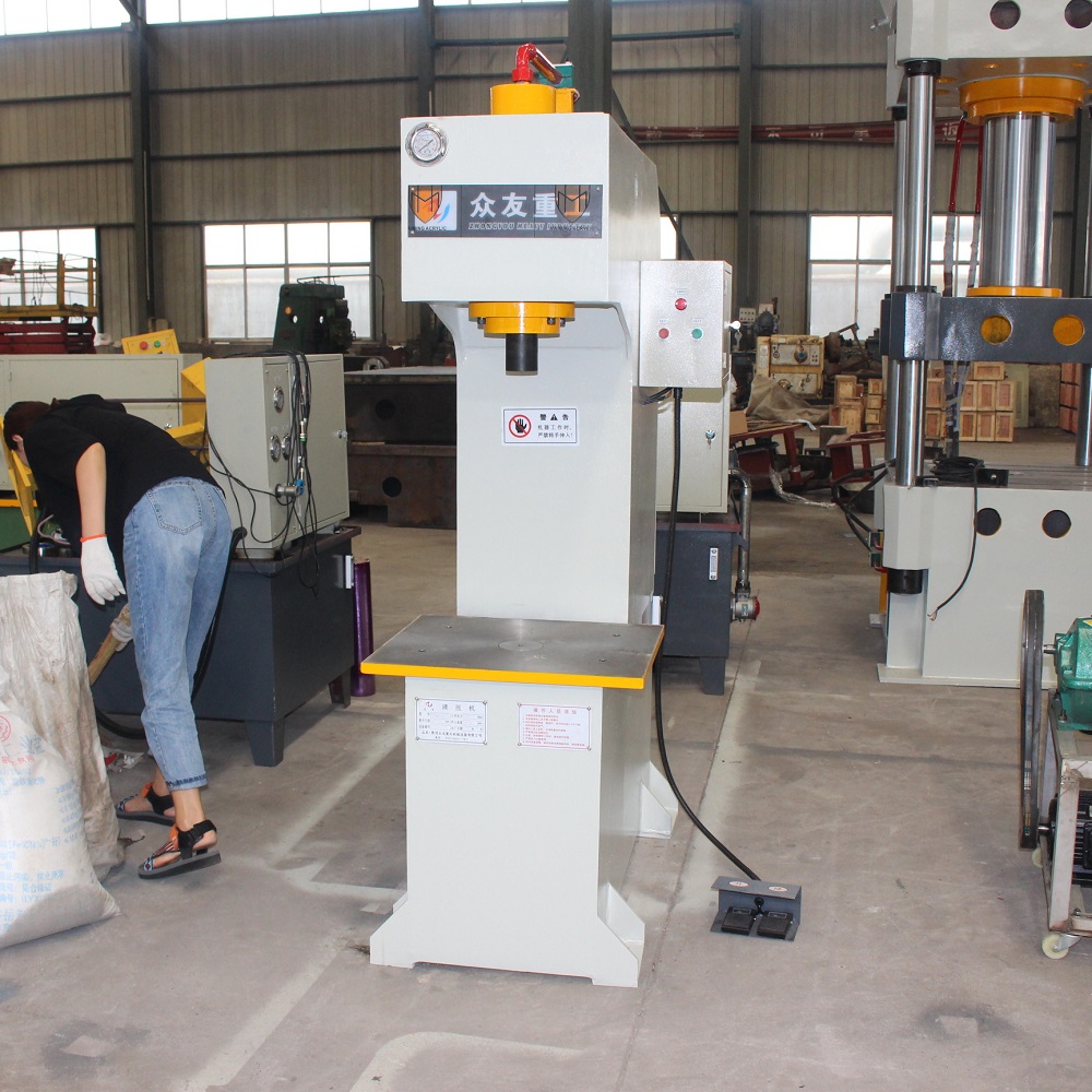 63噸(dun)單臂液壓機(ji) 63t校(xiao)正(zheng)落(luo)料(liao)單(dan)臂壓力(li)機