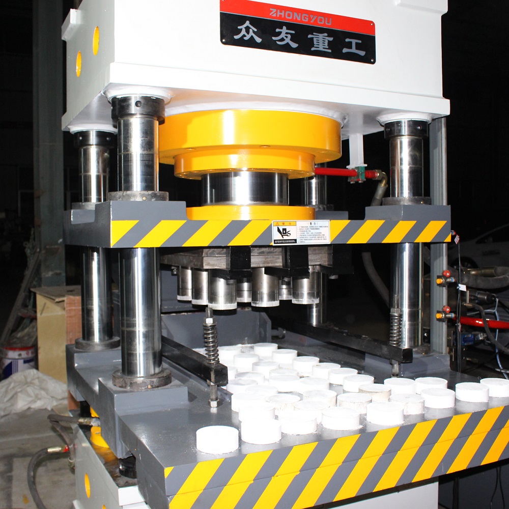 315噸(dun)壓硼(peng)砂液壓機(ji) 315T粉(fen)末(mo)成(cheng)型油壓(ya)機(ji)