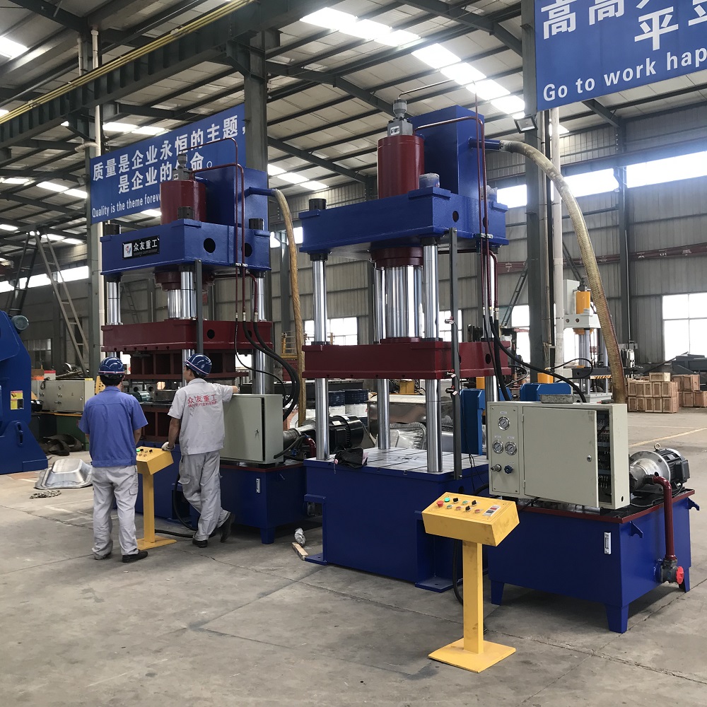 315噸灰(hui)鬭車拉(la)伸(shen)切邊三(san)樑四(si)柱液(ye)壓機(ji)