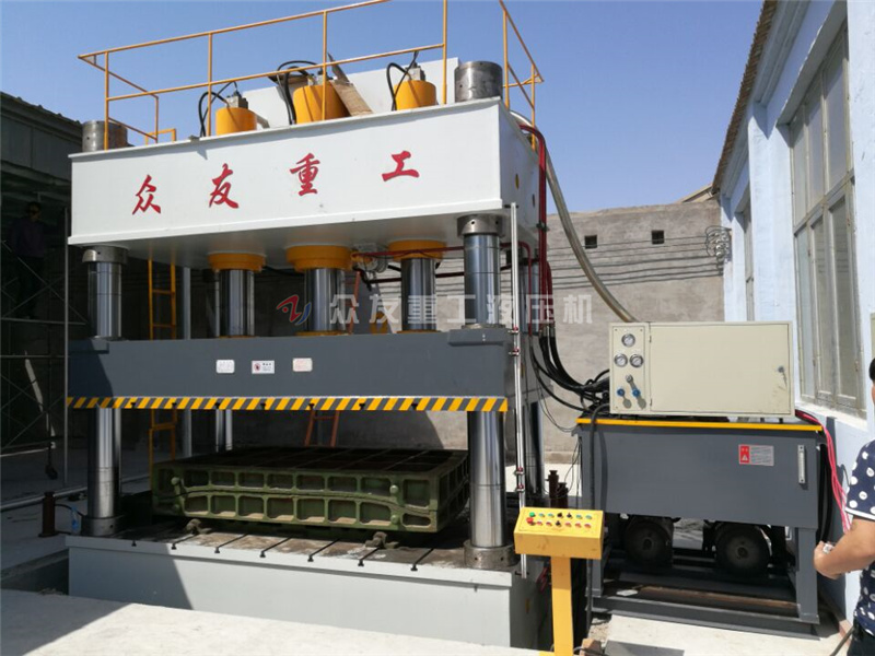 成型(xing)液(ye)壓(ya)機(ji)