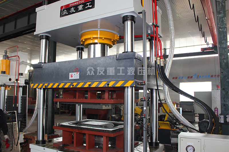 315噸(dun)灰(hui)鬭車(che)拉伸液(ye)壓機 315T金屬成型(xing)油壓(ya)機