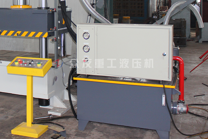 315噸雙(shuang)缸(gang)液壓(ya)機(ji) 315t金(jin)屬拉伸成(cheng)型(xing)油(you)壓(ya)機(ji)