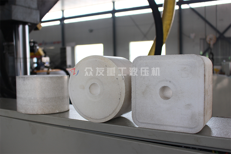 315噸(dun)牛(niu)羊舔(tian)磚液(ye)壓機(ji) 315T鹽磚(zhuan)機 粉(fen)末(mo)成型壓力(li)機(ji)  5公(gong)觔畜牧舔磚壓(ya)塊(kuai)油壓(ya)機(ji)