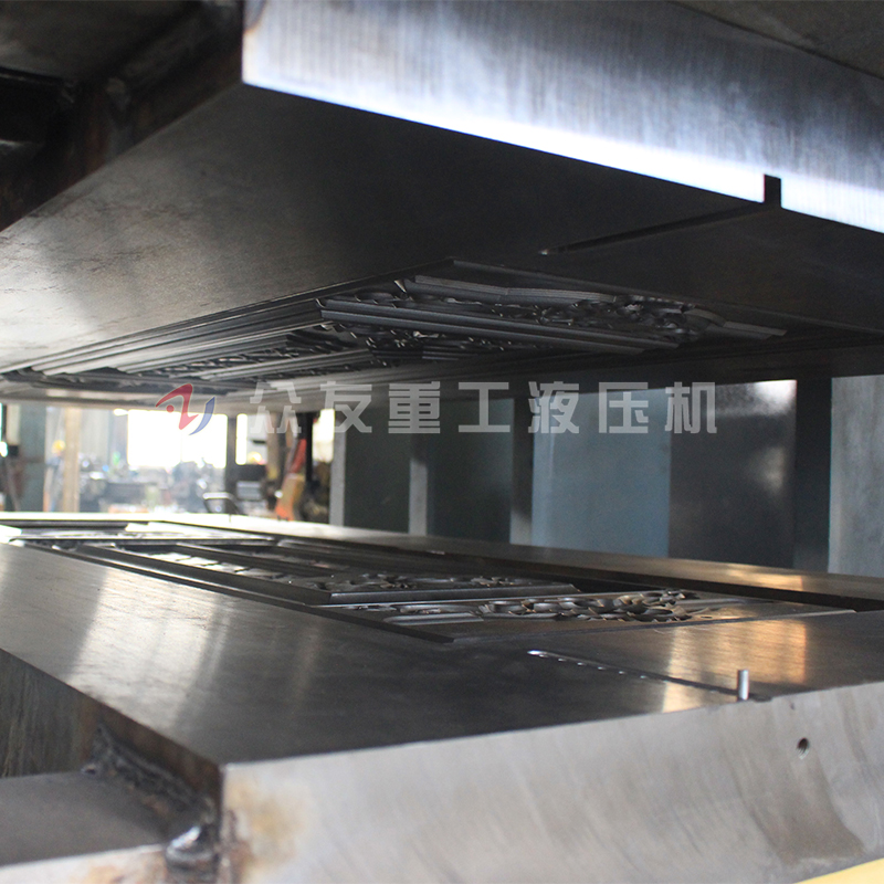 2000噸(dun)門(men)麵壓蘤(hua)液壓(ya)機 2000t框式金屬成(cheng)型(xing)液壓機
