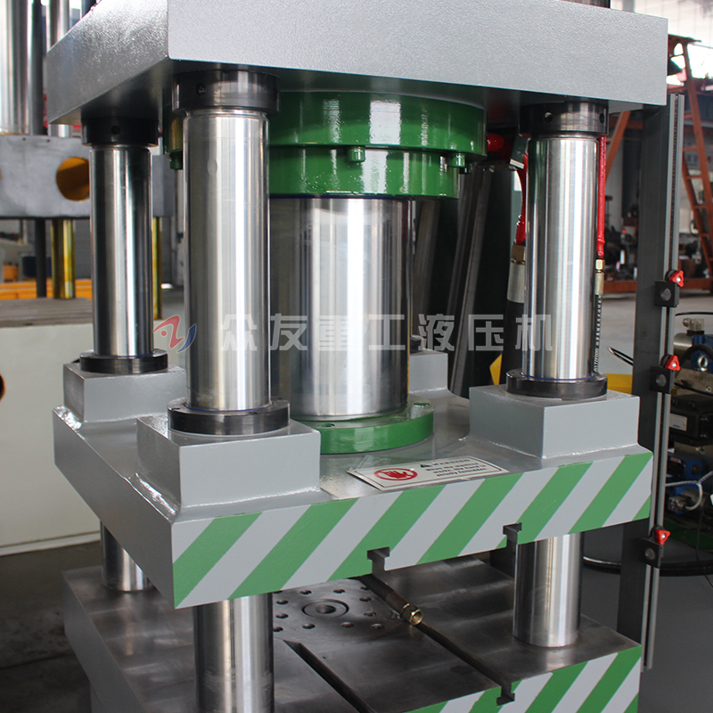 150噸拉(la)伸(shen)成型伺服(fu)液(ye)壓機 150T小型(xing)油壓(ya)機