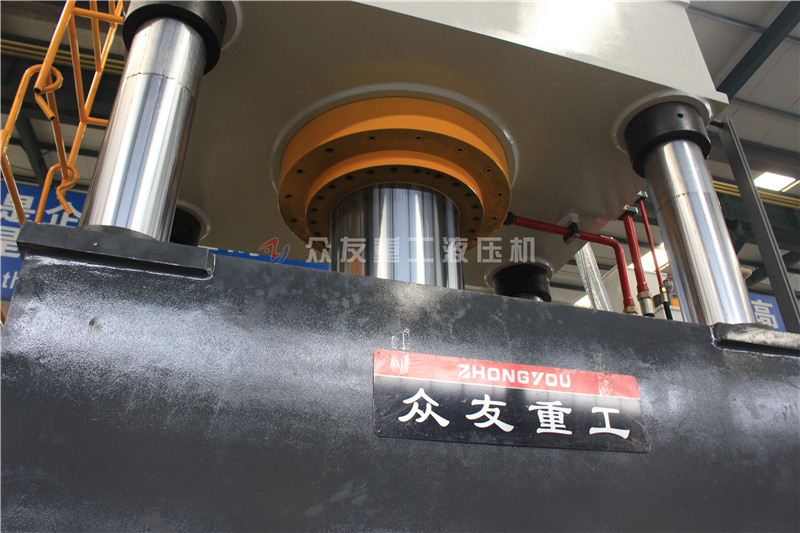 630噸(dun)金屬拉(la)伸成型液壓機 630T四(si)柱油壓機