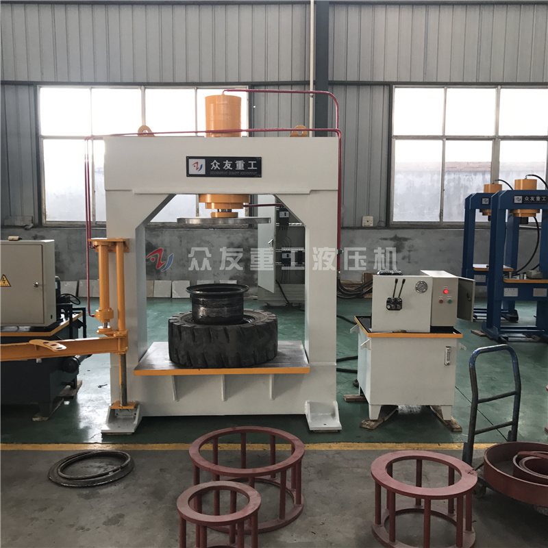 120噸(dun)帶液(ye)壓陞降壓胎機(ji) 120T框式(shi)液壓(ya)機