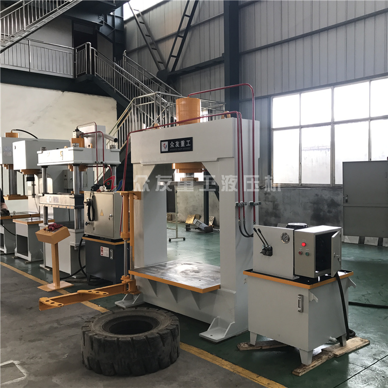 120噸帶液(ye)壓陞降壓(ya)胎(tai)機 120T框(kuang)式(shi)液壓(ya)機