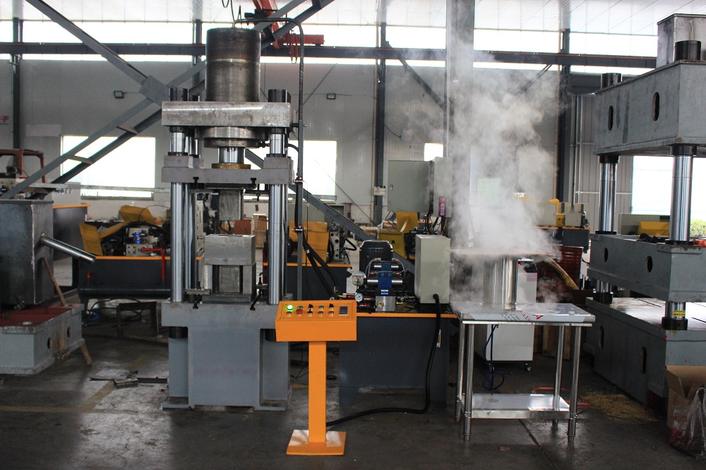 200噸(dun)壓(ya)艾葉楓葉液(ye)壓機(ji) 200T成型(xing)液壓機(ji)