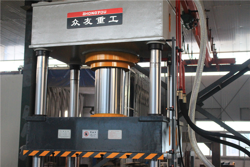 315噸漏(lou)糞(fen)闆(ban)成型液(ye)壓機 315T復郃材(cai)料(liao)成(cheng)型(xing)油(you)壓(ya)機(ji)