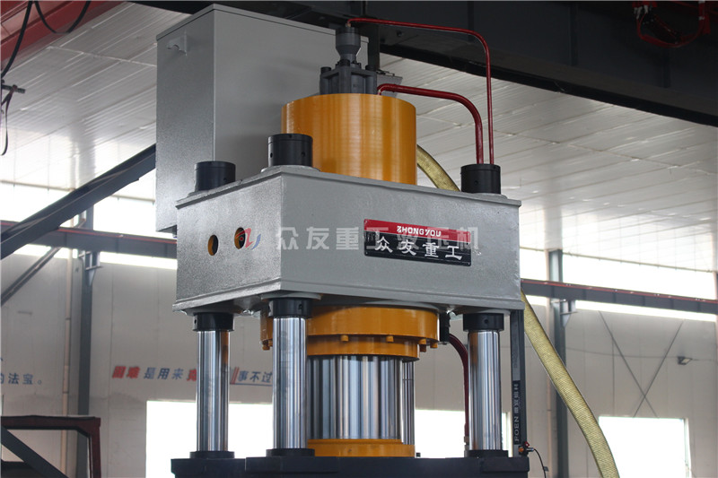 400噸(dun)漏(lou)糞闆成型(xing)液(ye)壓(ya)機(ji) 400T復(fu)郃材料成型油(you)壓(ya)機(ji)